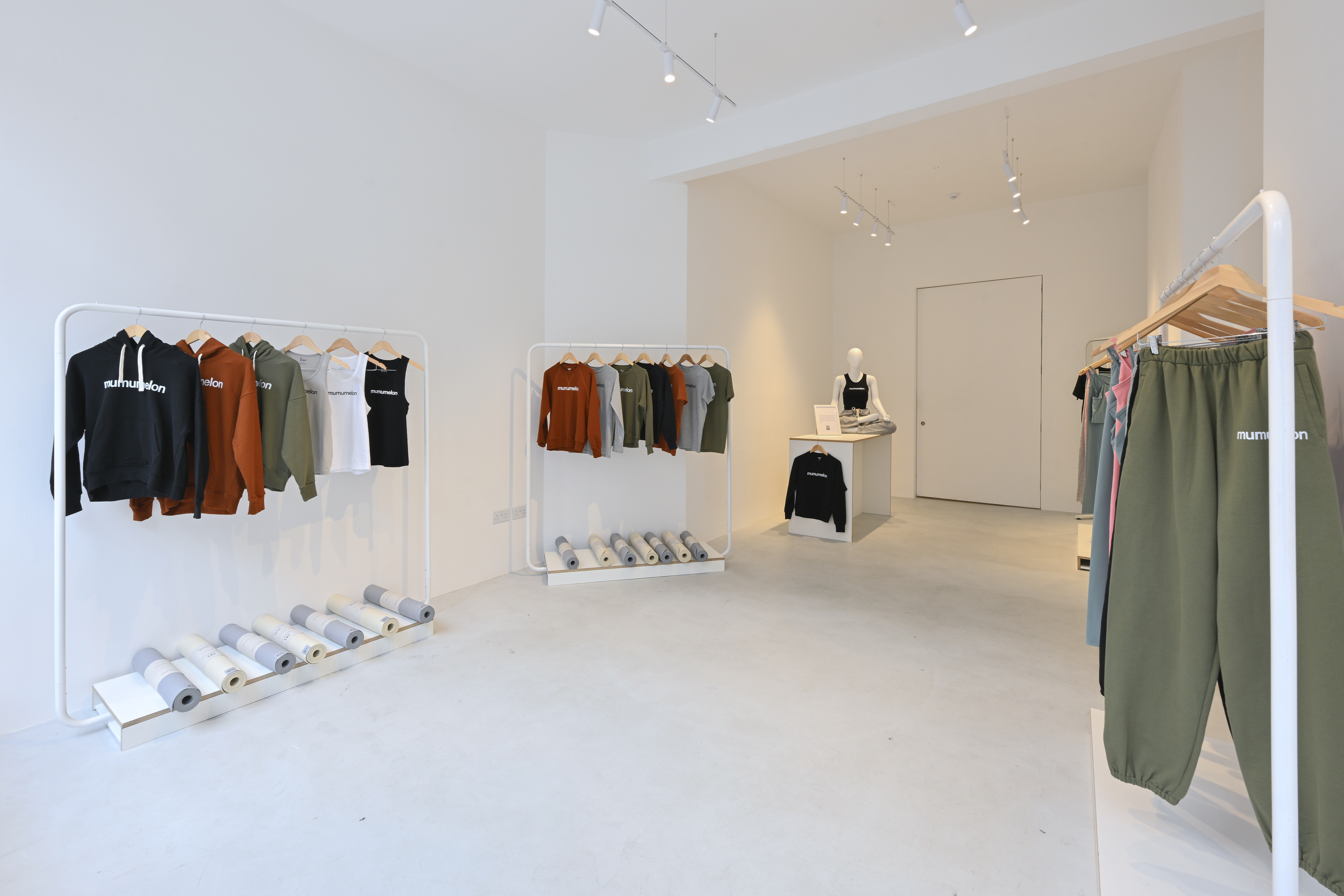 Store image 3
